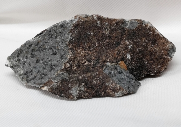 Granat Jadeit gepunktet